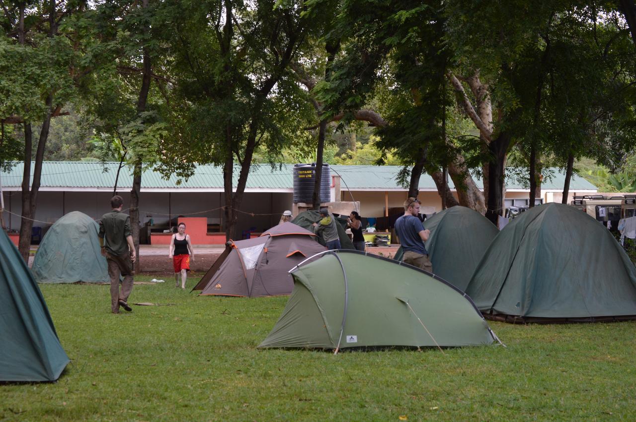 Twiga Lodge And Campsite Мто-ва-Мбу Екстер'єр фото