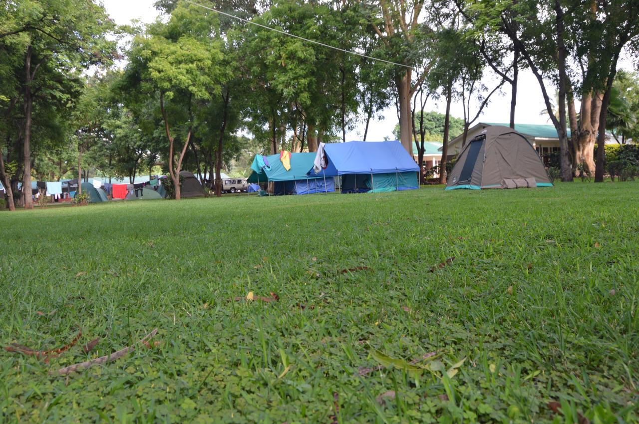 Twiga Lodge And Campsite Мто-ва-Мбу Екстер'єр фото